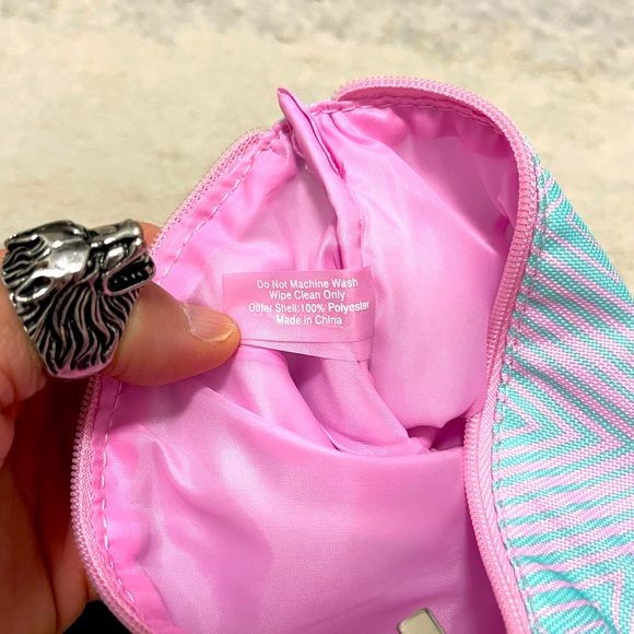 Brand New Clinique Top Zip Made Up Case In Multi Color 9” X 4.75” X 2.75” - Picture 6 of 9